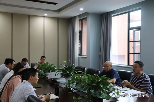 自貢市外國語學(xué)校--加強(qiáng)安全工作，構(gòu)建安全校園