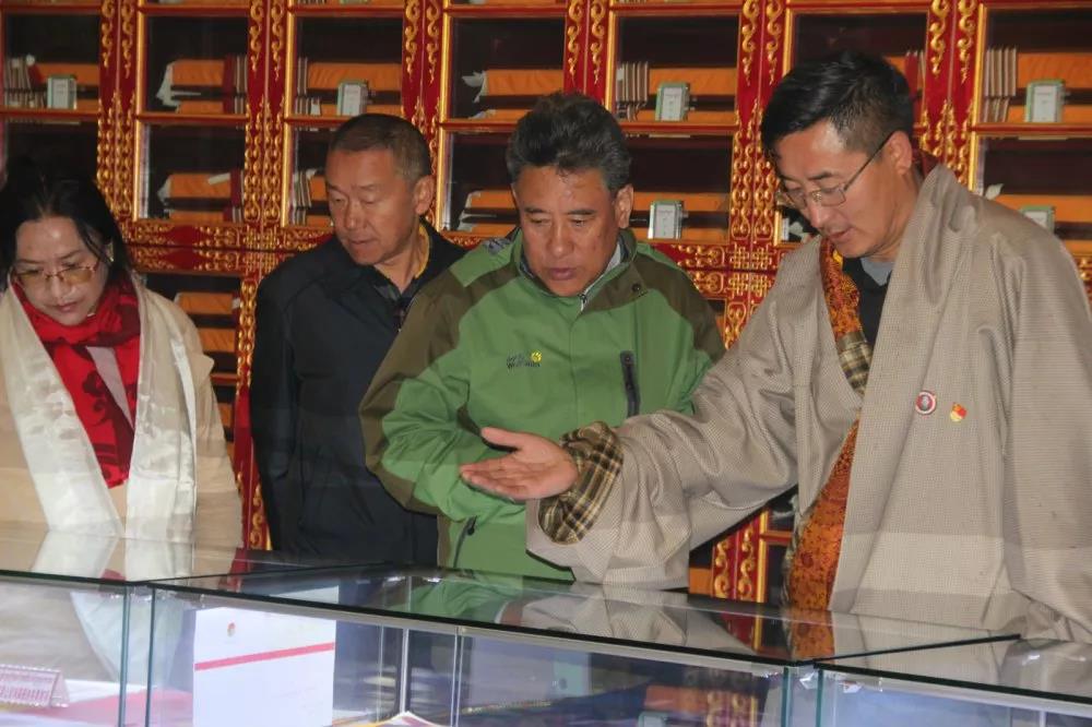 厲害了，央視媒體走進(jìn)若爾蓋藏文中學(xué)