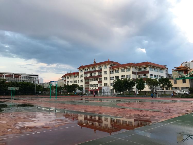 涼山州民族中學(xué)2018年錄取分數(shù)線