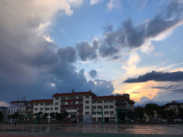 涼山州民族中學(xué)教學(xué)好不好？