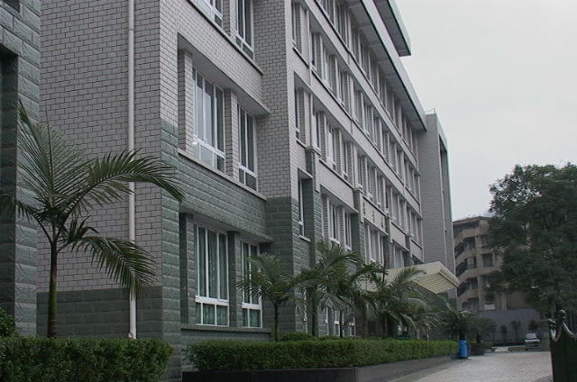 宜賓市第一中學(xué)地址在哪里？