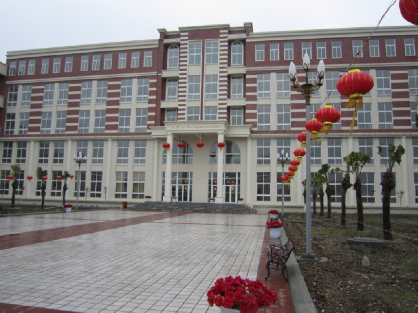 四川師范大學(xué)附屬第三實(shí)驗(yàn)中學(xué)聯(lián)系電話是多少？