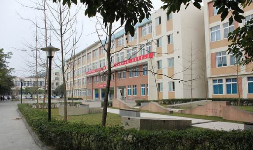 華西中學網址是什么？