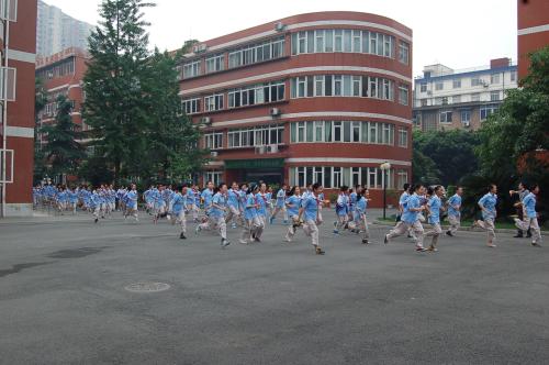 北師大成都實(shí)驗(yàn)中學(xué)排名怎么樣？