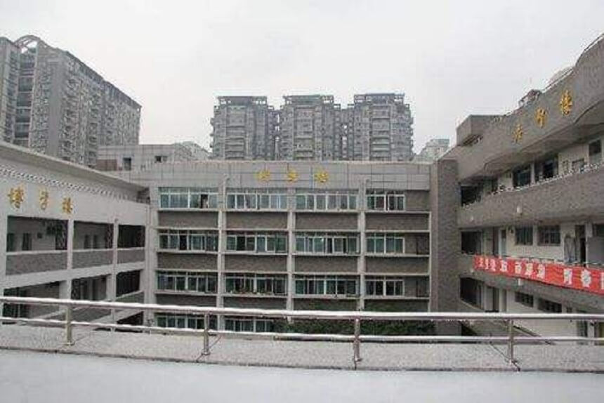?成都樹德協(xié)進(jìn)中學(xué)學(xué)校環(huán)境怎么樣？