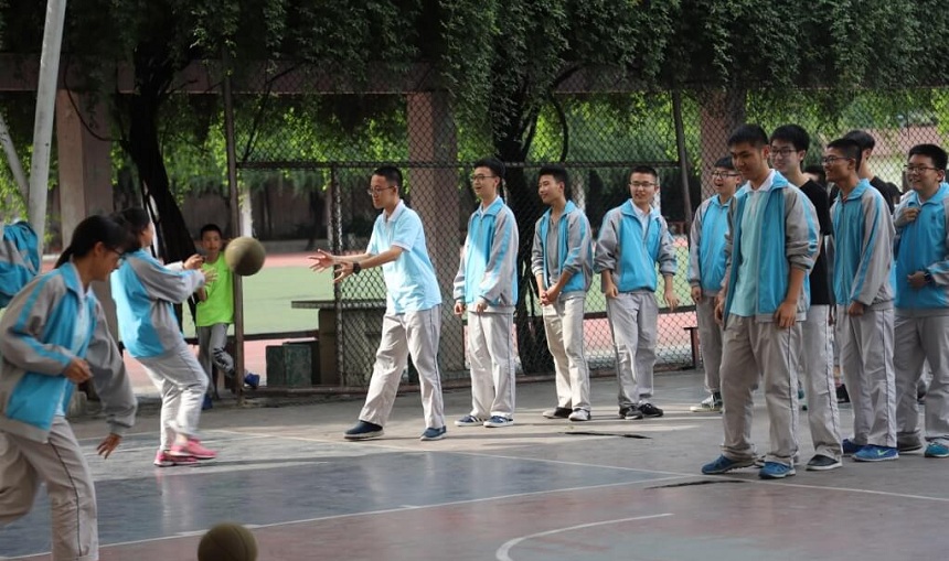 西南交通大學(xué)附屬中學(xué)近幾年中考錄取情況？