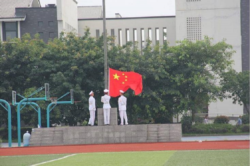 石室白馬中學地址在哪里？