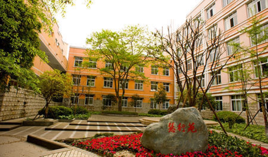 郫縣二中校園環(huán)境怎么樣？