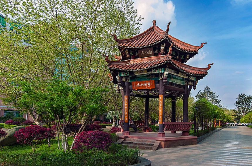 中和中學環(huán)境好不好？