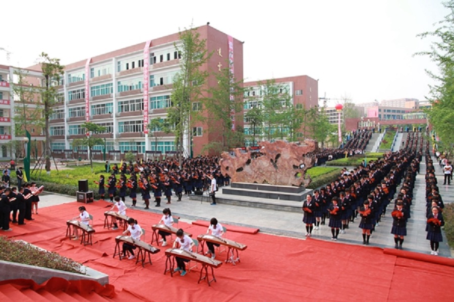 綿陽中學實驗學校聯(lián)系電話是多少？