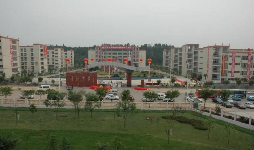 資陽中學(xué)環(huán)境好不好？