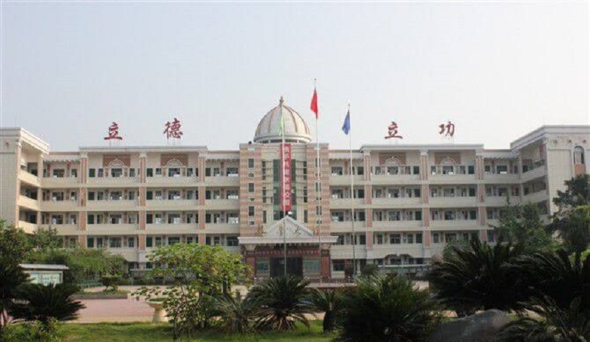 資陽中學(xué)環(huán)境好不好？