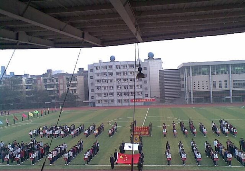 廣漢中學環(huán)境怎么樣、宿舍環(huán)境好嗎？