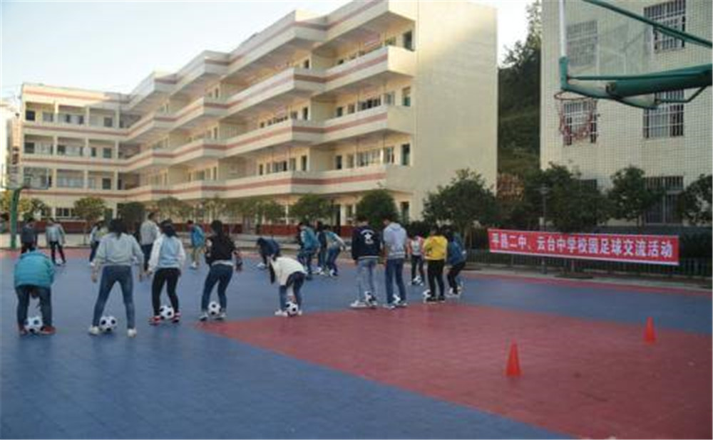 云臺中學(xué)學(xué)校詳細地址在什么地方？