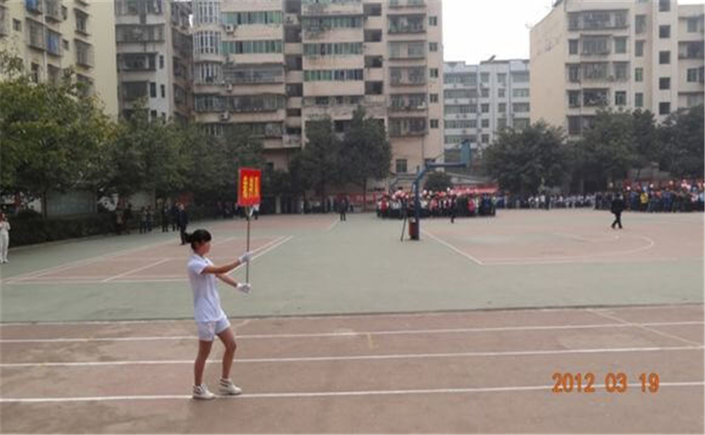 巴中六中學(xué)校環(huán)境怎么樣？
