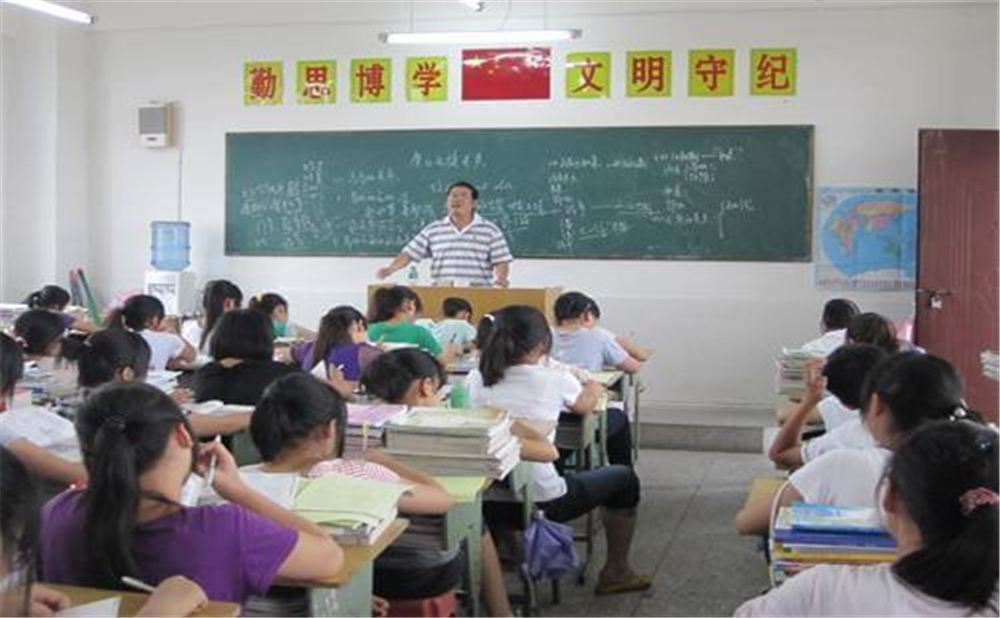 奇章中學(xué)學(xué)校環(huán)境如何？