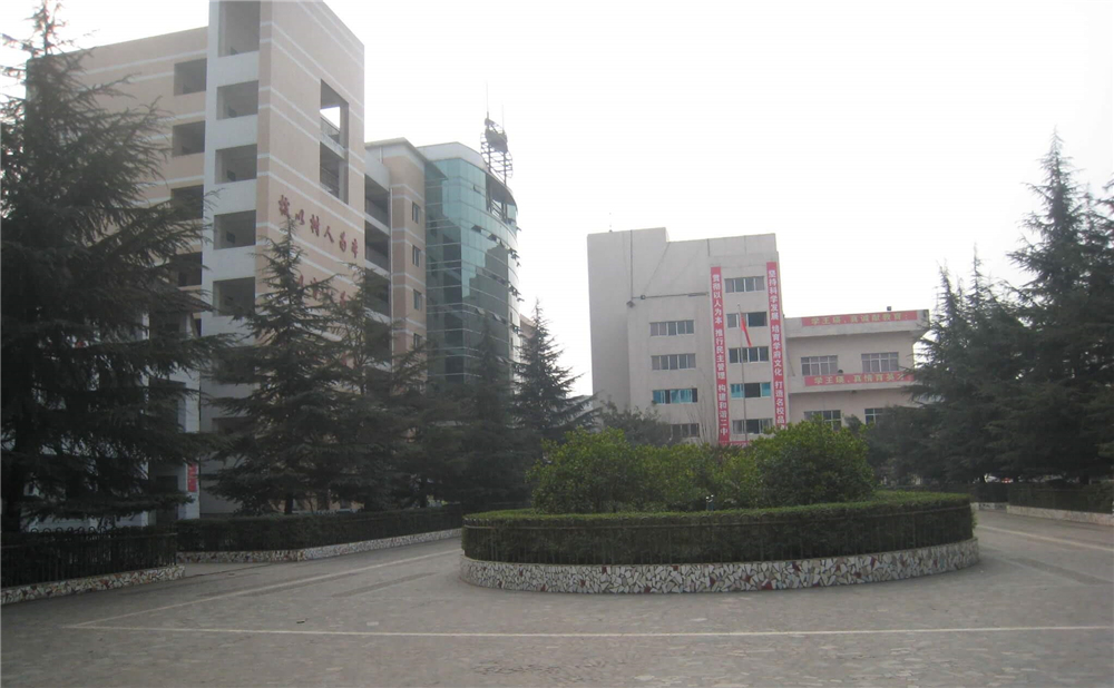 巴中市第二中學學校環(huán)境如何？