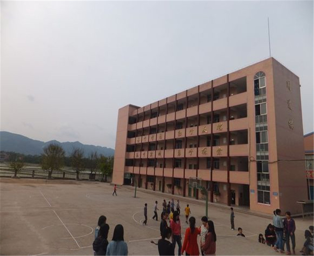 開江縣任市中學的詳細地址在什么地方？