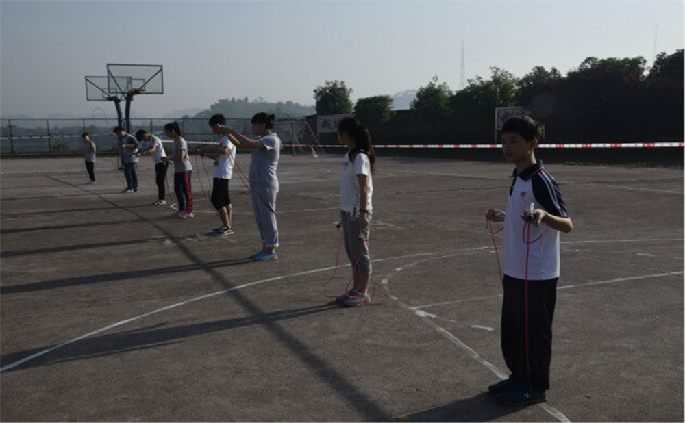內(nèi)江第三中學(xué)學(xué)校環(huán)境怎么樣？