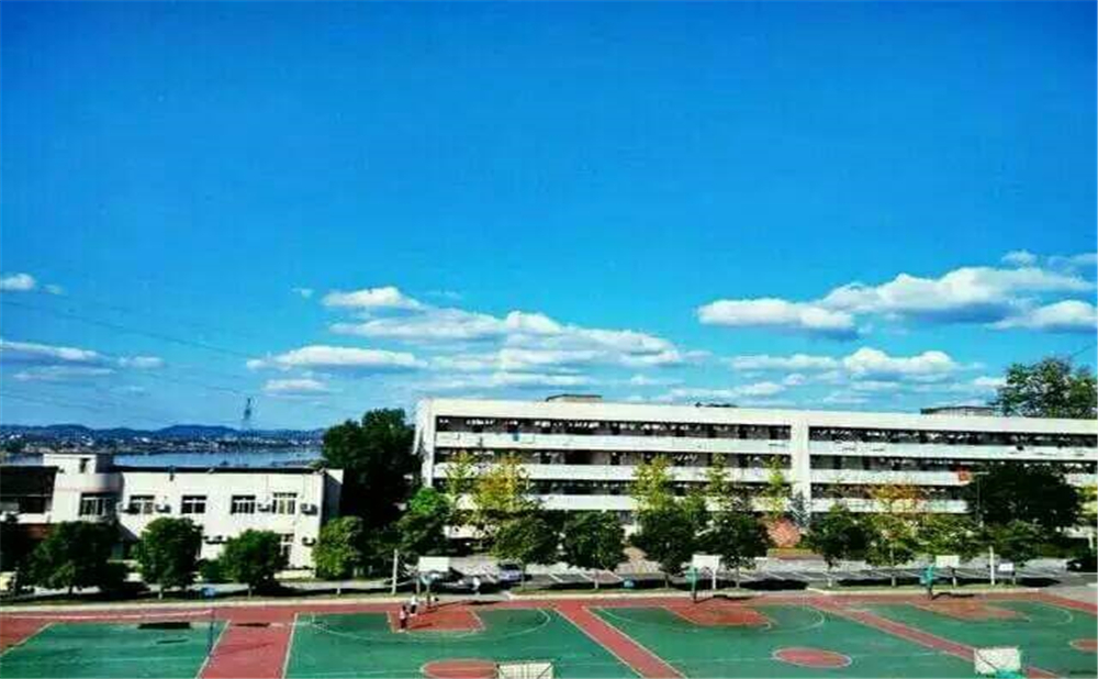 南充龍門中學學校招辦電話是多少？