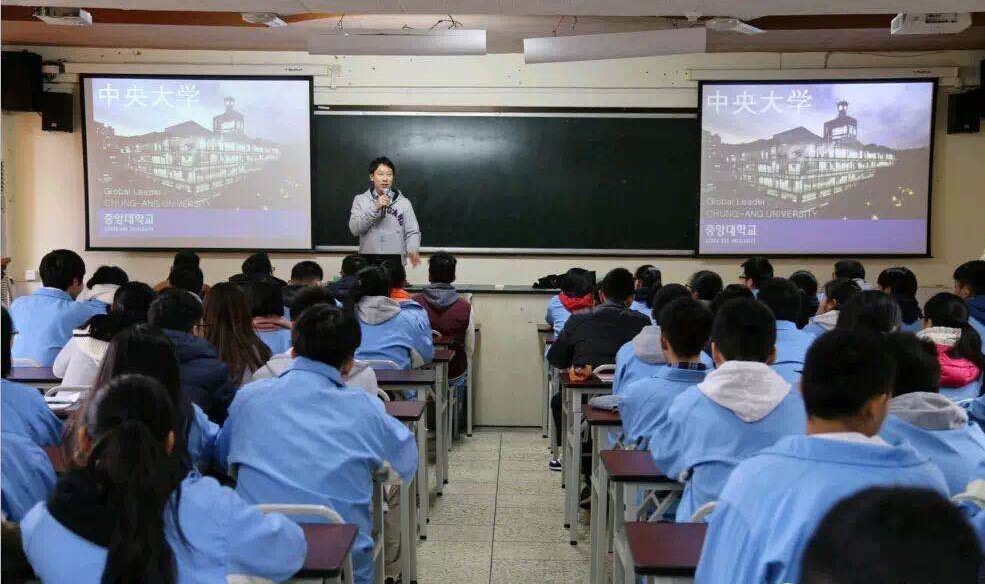 通錦中學(xué)的錄取分?jǐn)?shù)線是多少？
