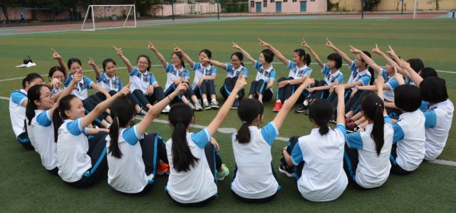 成都新世紀(jì)外國語學(xué)校的錄取分?jǐn)?shù)線是多少？