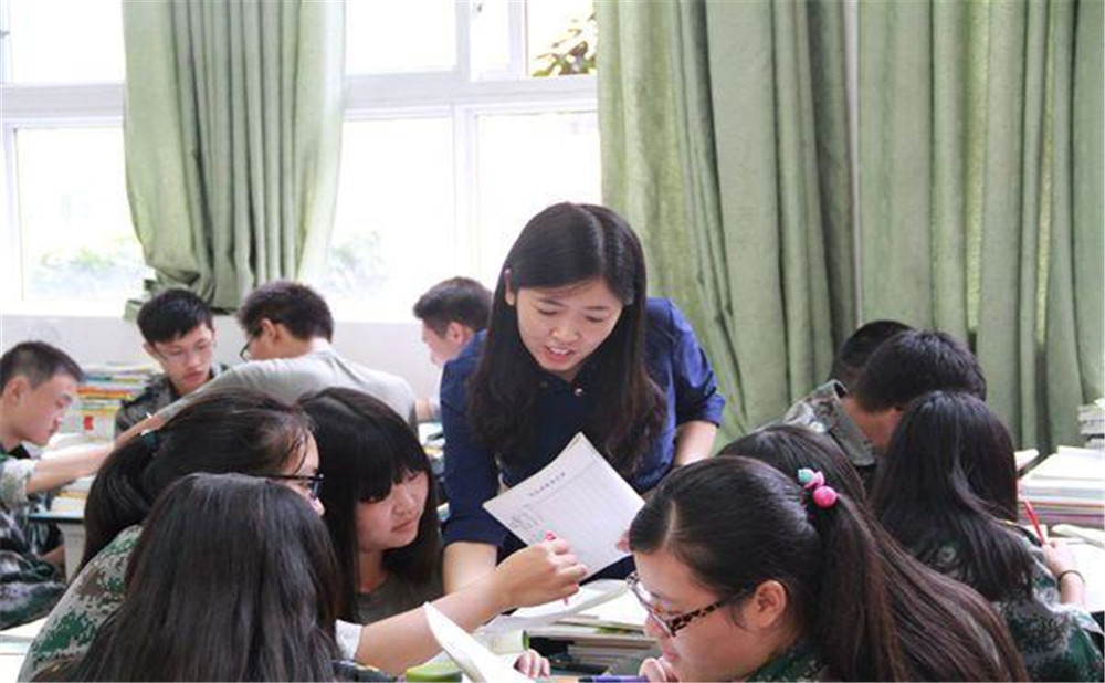 八一聚源高級(jí)中學(xué)的老師怎么樣？