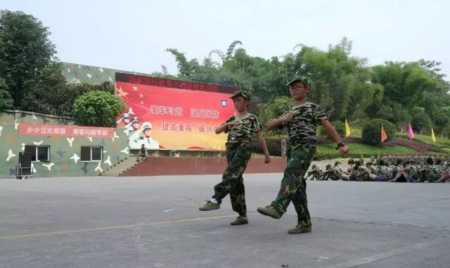 蒲江中學(xué)的一年學(xué)費(fèi)是多少錢？