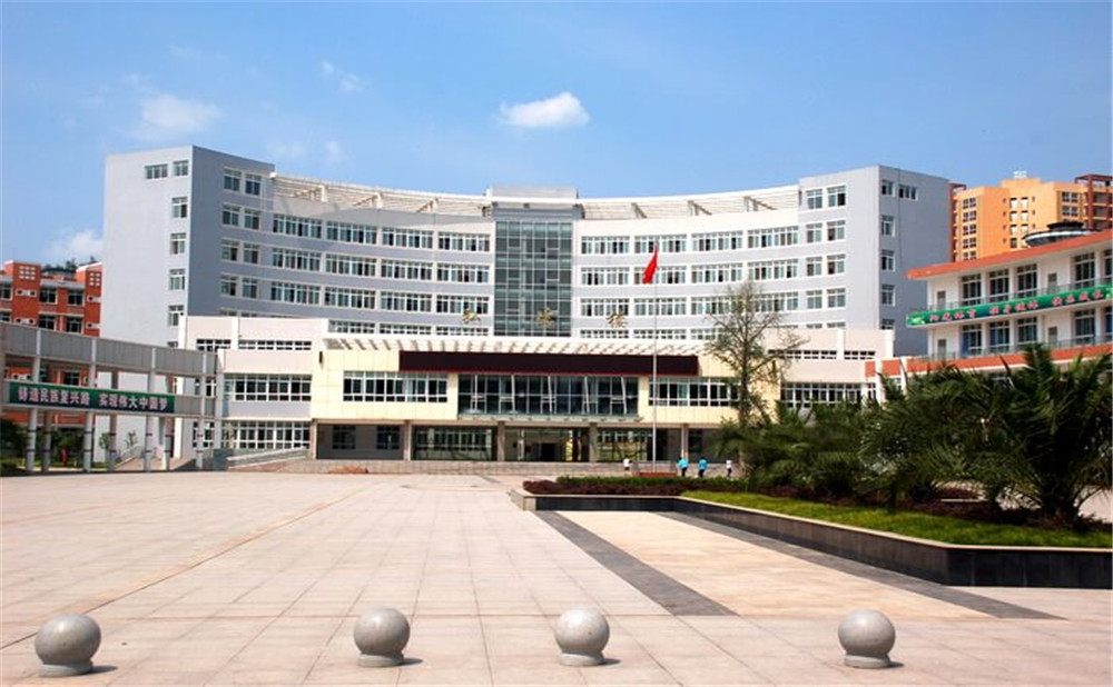 簡陽中學去年的錄取分數(shù)是多少？