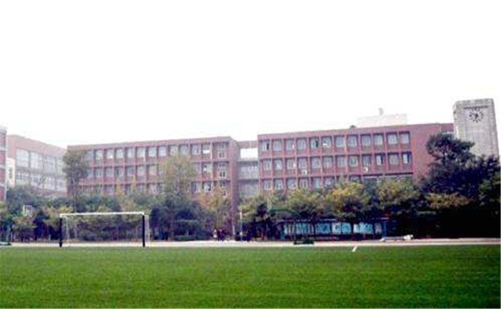 電子科技大學(xué)實(shí)驗(yàn)中學(xué)近三年的錄取分?jǐn)?shù)是多少？