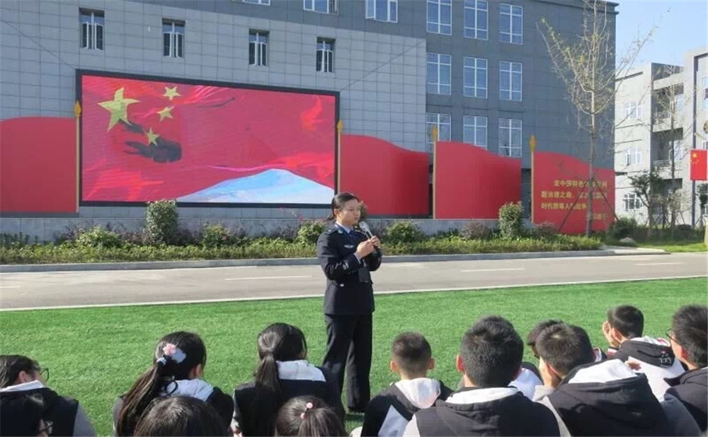 城廂中學招生一年的學費是多少？