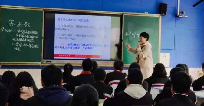 蒲江中學(xué)近三年的錄取分?jǐn)?shù)線(xiàn)是多少？