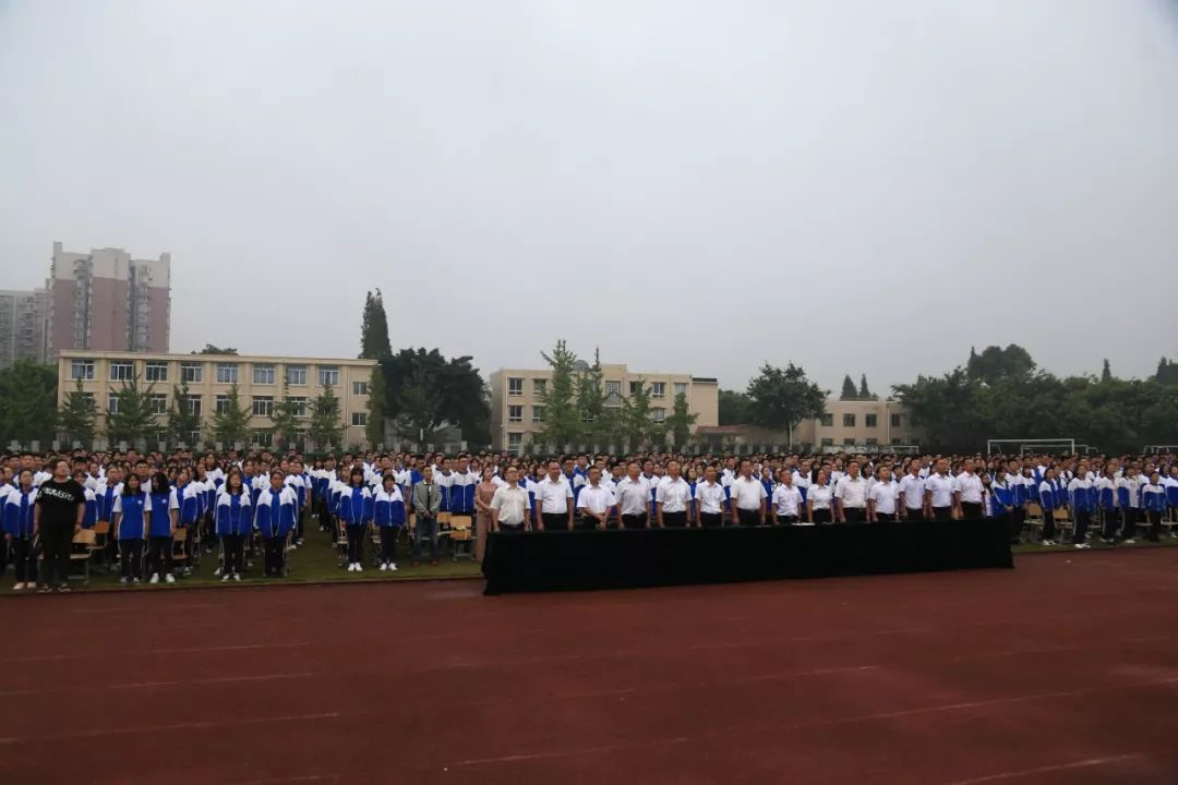 華潤高級中學近三年的錄取分數線是多少？