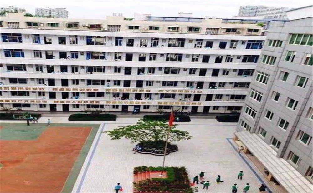 陽安中學(xué)的學(xué)費(fèi)是多少？