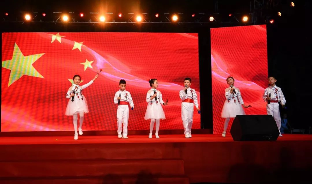 成都七中八一學(xué)校的錄取分?jǐn)?shù)線是多少？