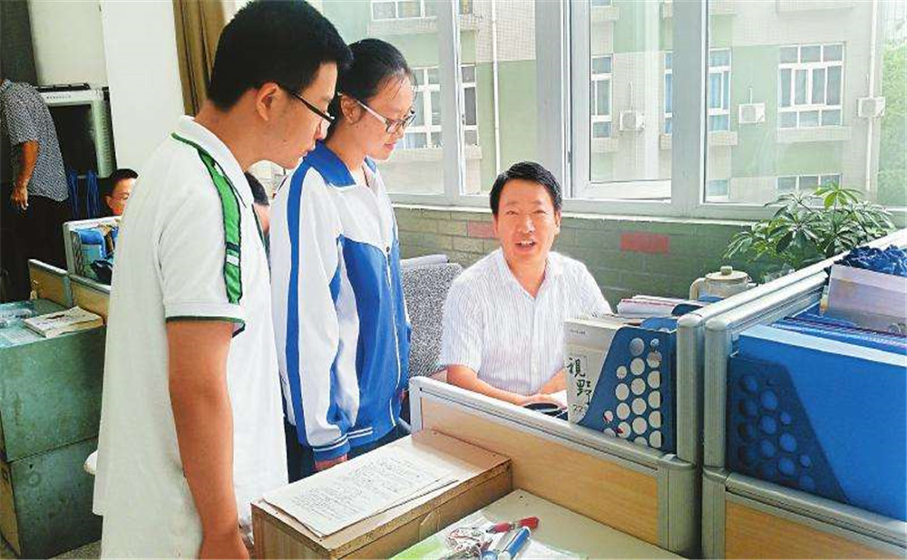 成都市第十七中學(xué)本科升學(xué)率是多少？