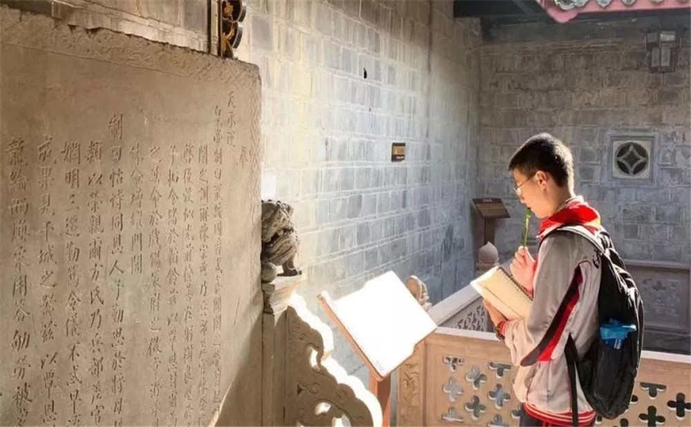 四川師范大學(xué)附屬中學(xué)本科升學(xué)率是多少？