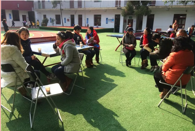 成都市第三十三中學(xué)高中一年的學(xué)費是多少？"image.png"