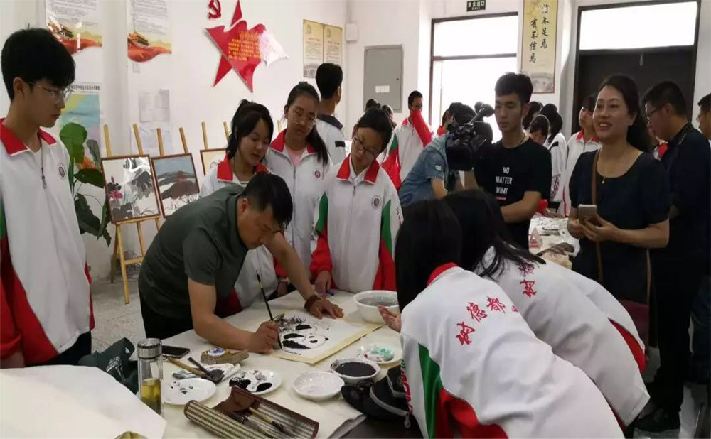 2020年都江堰外國(guó)語(yǔ)實(shí)驗(yàn)學(xué)校計(jì)劃招多少人？