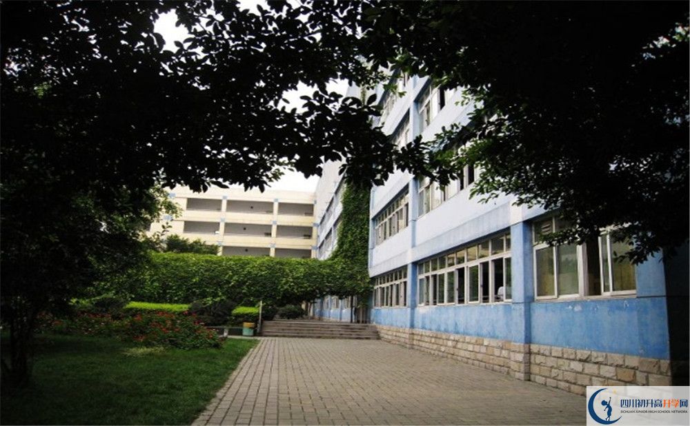 四川師范大學(xué)實(shí)驗(yàn)外國語學(xué)校高中本部的錄取分?jǐn)?shù)是多少？