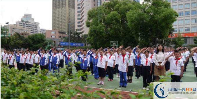 成都市第十七中學(xué)的實(shí)驗(yàn)班怎么樣？