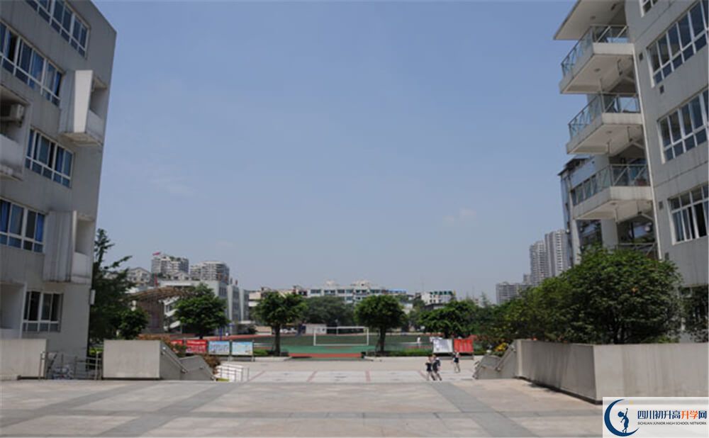 成都鐵路中學(xué)高中本部的錄取分?jǐn)?shù)是多少？