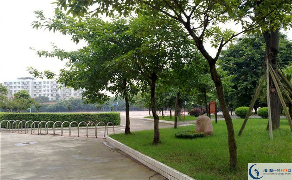 成都市第三十八中學(xué)高中本部的錄取分?jǐn)?shù)是多少？