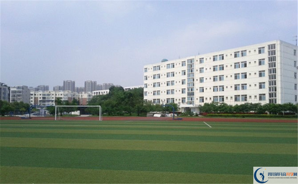 龍泉二中2020年的分數(shù)線是多少？