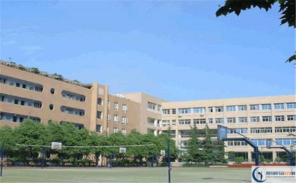 成都大學附屬中學的初升高分數(shù)線是多少？