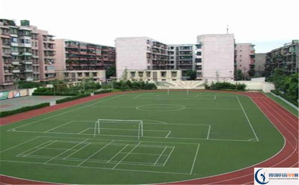 成都列五中學(xué)一學(xué)期的學(xué)費是多少錢？