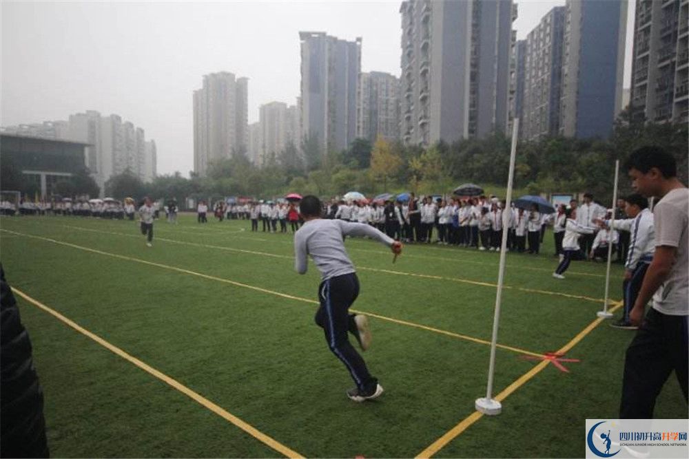 成都市第三中學高中歷年來的分數(shù)線是多少？