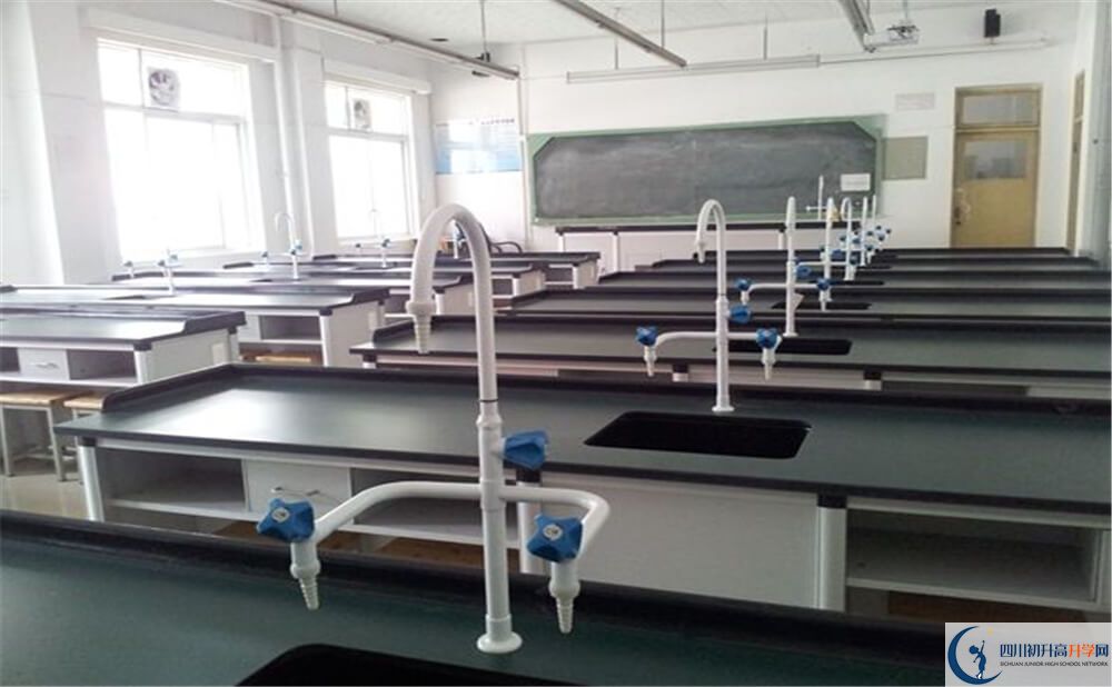 西南交通大學附屬中學高中歷年來的分數(shù)線是多少分？