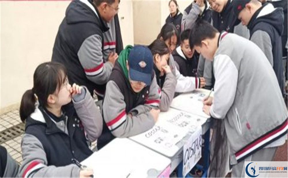 北大附中成都新津?yàn)槊鲗W(xué)校的學(xué)費(fèi)一期是多少？