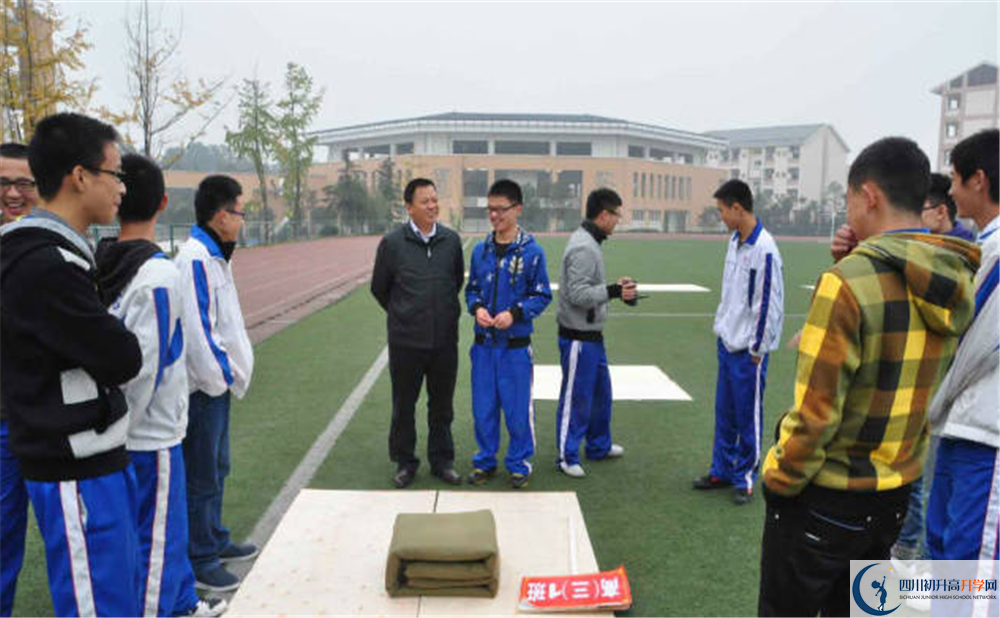 八一聚源高級(jí)中學(xué)高中歷年來的分?jǐn)?shù)線是多少？